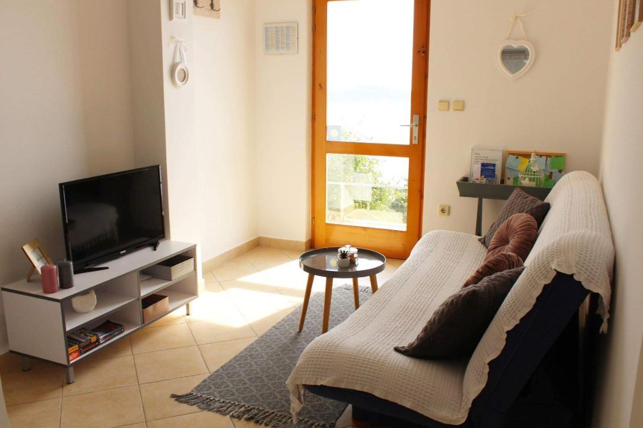 Lovro Apartment *