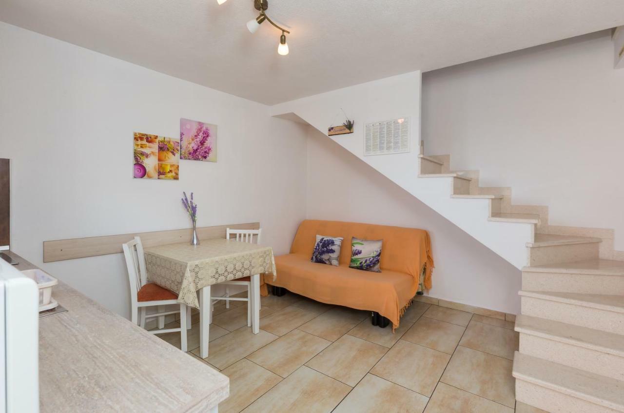 Apartment Lovro *